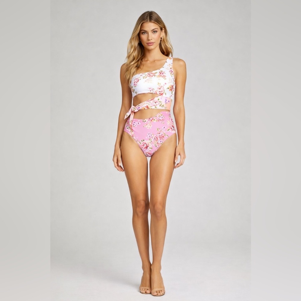 New! PQ Swim Bahia One Shoulder
Cutout One Piece Swimsuit Sz Large $164